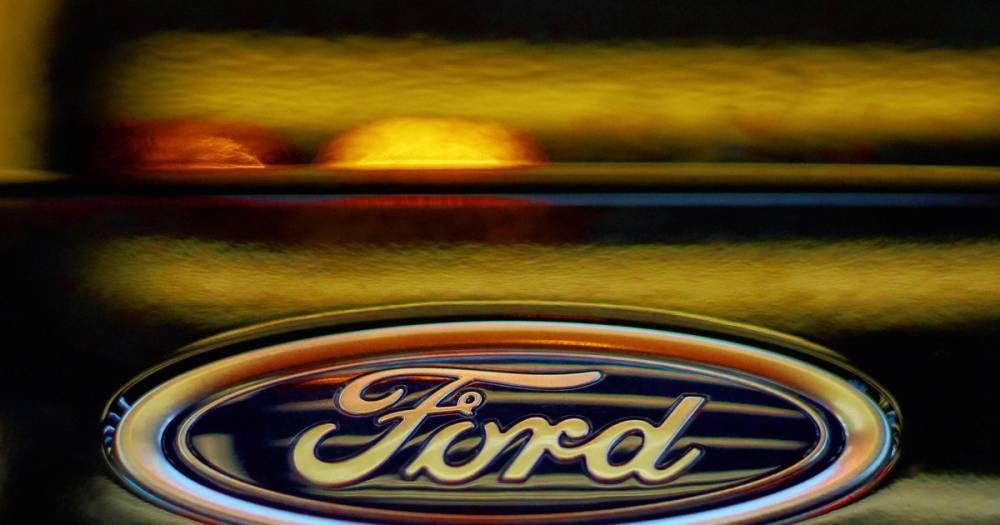Ford Mondeo - Ford - В РФ отзывают почти 300 седанов Ford Mondeo из-за возможных проблем с тормозами - life.ru - Россия - Новости