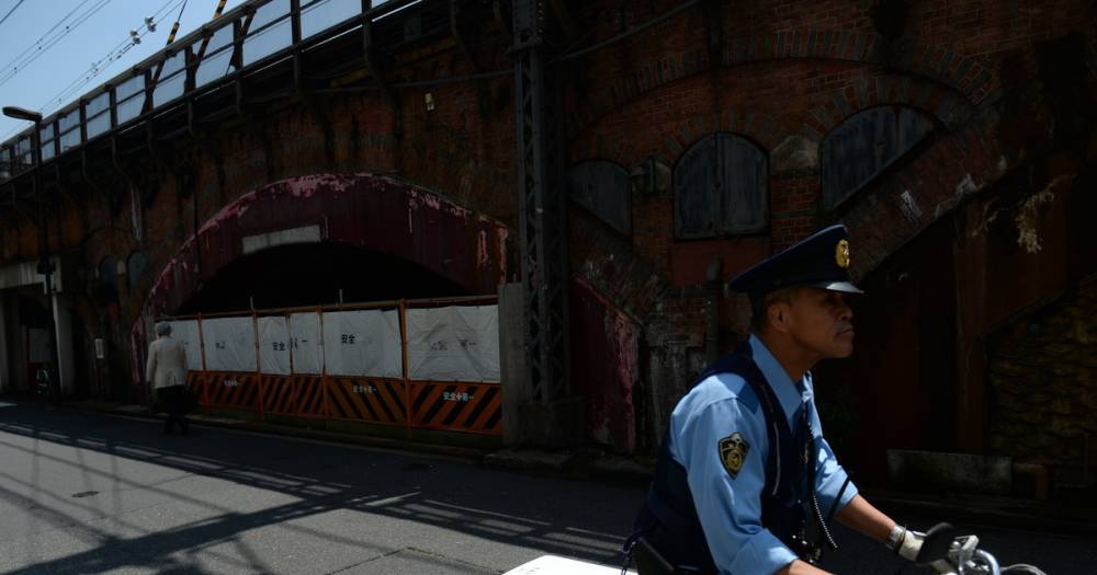 Японская полиция задержала мужчину, наложившего проклятие на школьников