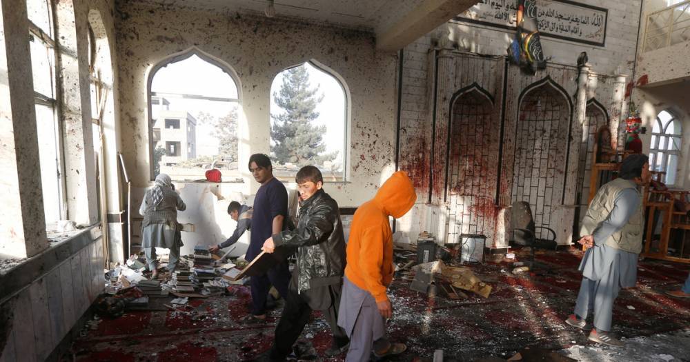 ИГИЛ взяло на себя ответственность за взрыв в мечети в Кабуле
