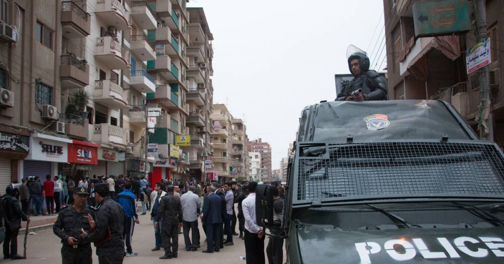 В Египте в бою с террористами погибло почти 60 полицейских