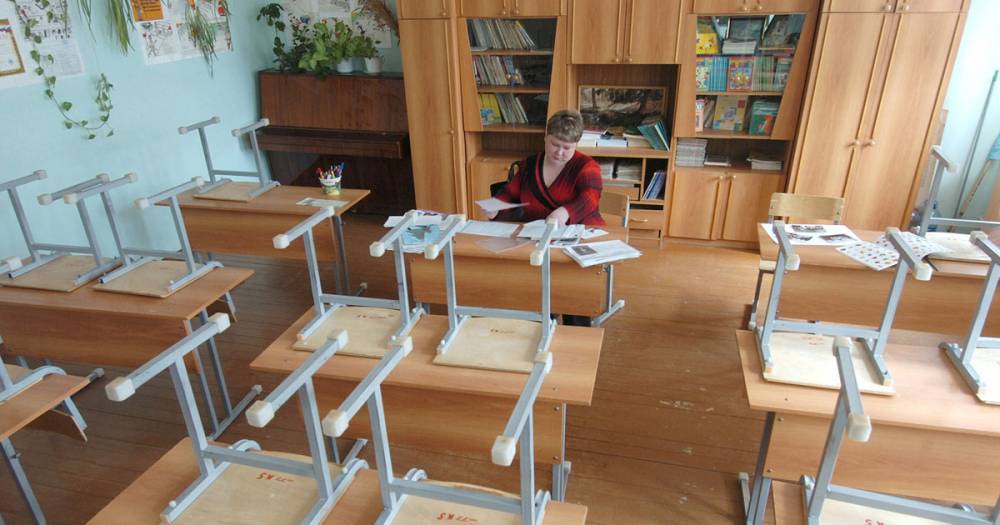 Под Иркутском школьник бросил стул в пожилого учителя