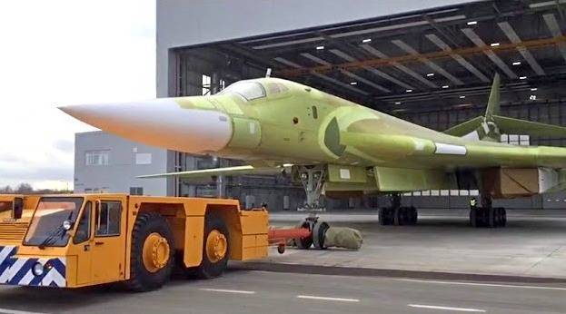 Первые кадры: выкатка нового Ту-160М2 попала на видео