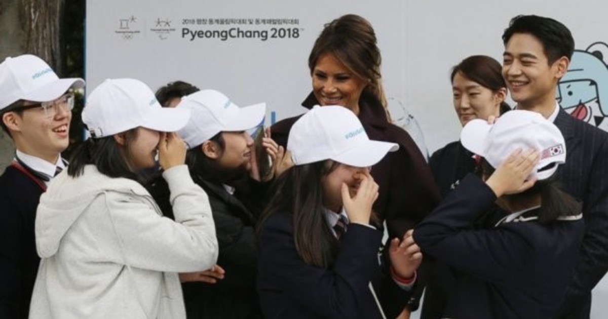 Не до вас! Южнокорейские дети забыли про жену Трампа, увидев поп-звезду