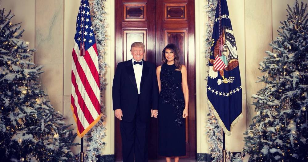 Меланья Трамп опубликовала первое рождественское фото мужа на посту главы США