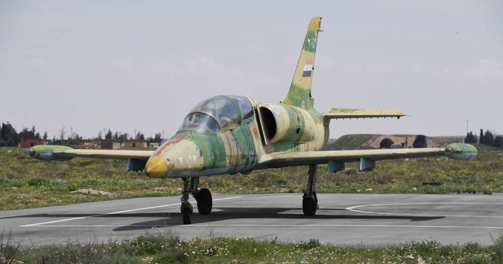 В Сети появились кадры уничтожения самолёта ВВС Сирии боевиками