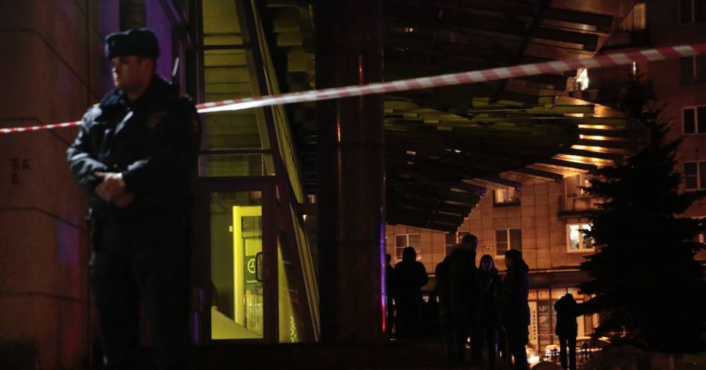 После взрыва в супермаркете Петербурга  госпитализированы десять человек