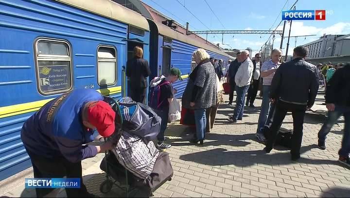 Украинцы едут в Россию, Порошенко мечет молнии