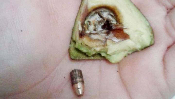 В фермерском магазине покупательнице попался авокадо с боевым патроном - vesti.ru - США - шт. Аризона