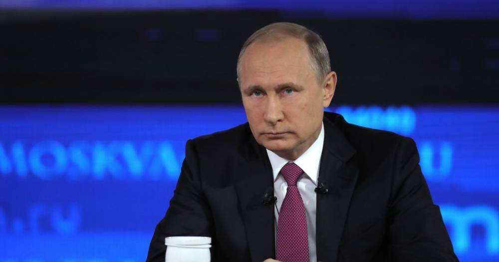 Путин советует Порошенко не расслабляться, ведь в ЕС больше "голубых мундиров"