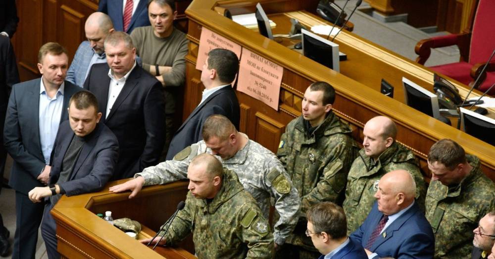 Депутат Рады: Закон о реинтеграции Донбасса означает "войсковую операцию"
