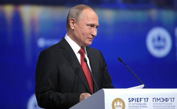 Путин пообещал обогатить россиян цифровой экономикой и стартапами