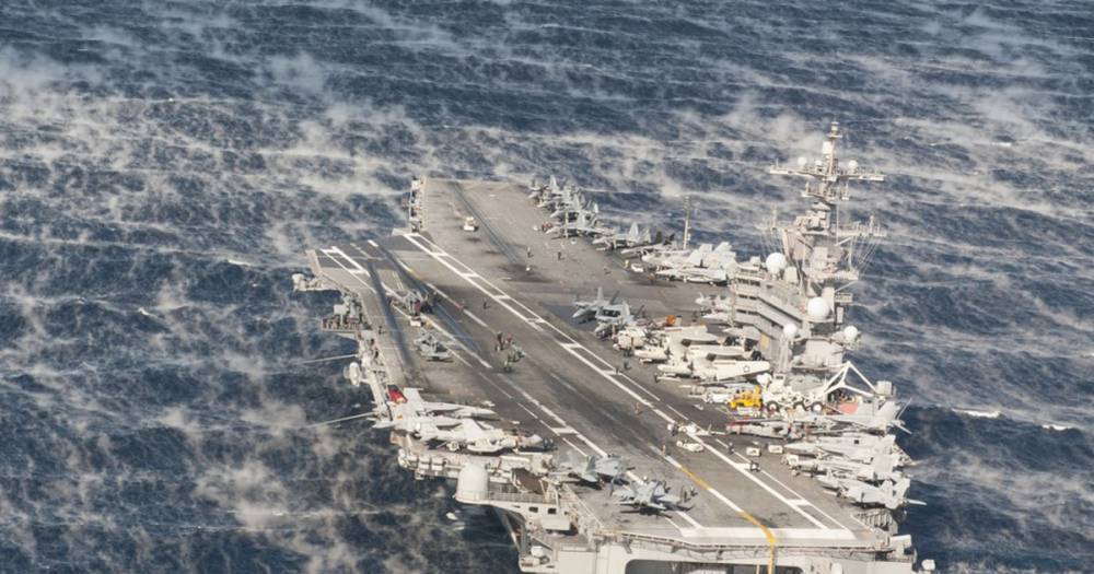 США стянули корабли и самолёты на атакующие позиции к базе Шайрат в Сирии