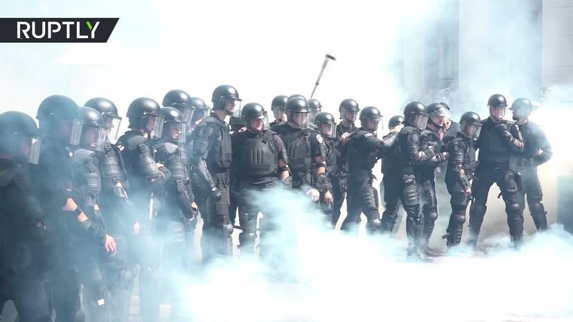 Дымовые шашки и слезоточивый газ: масштабные протесты в Киеве