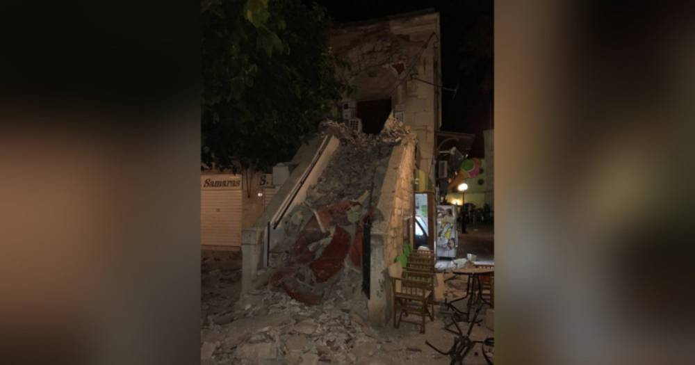 Землетрясение разрушило старинный минарет на греческом острове Кос