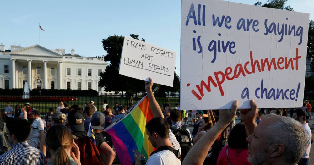В США проходят протесты из-за высказывания Трампа о трансгендерах