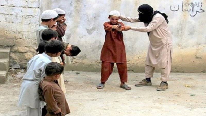ИГИЛ тренирует детей-террористов в Афганистане