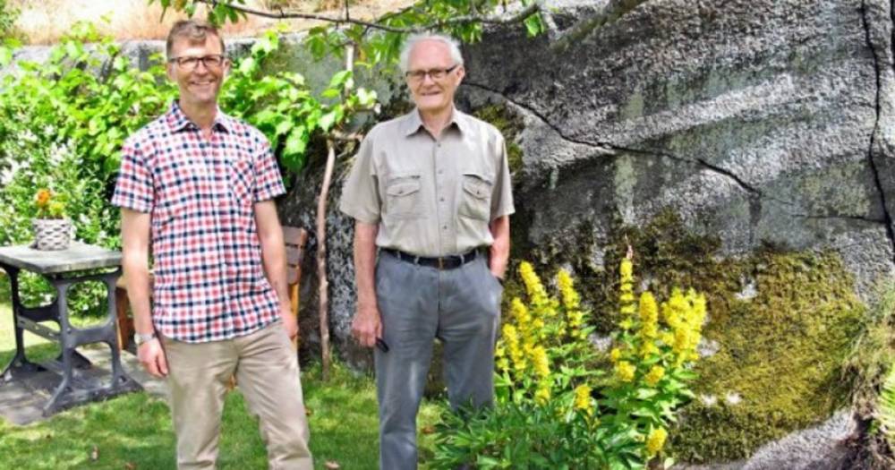 Норвежец нашёл топор возрастом 4,5 тысячи лет во время пересадки пионов в саду