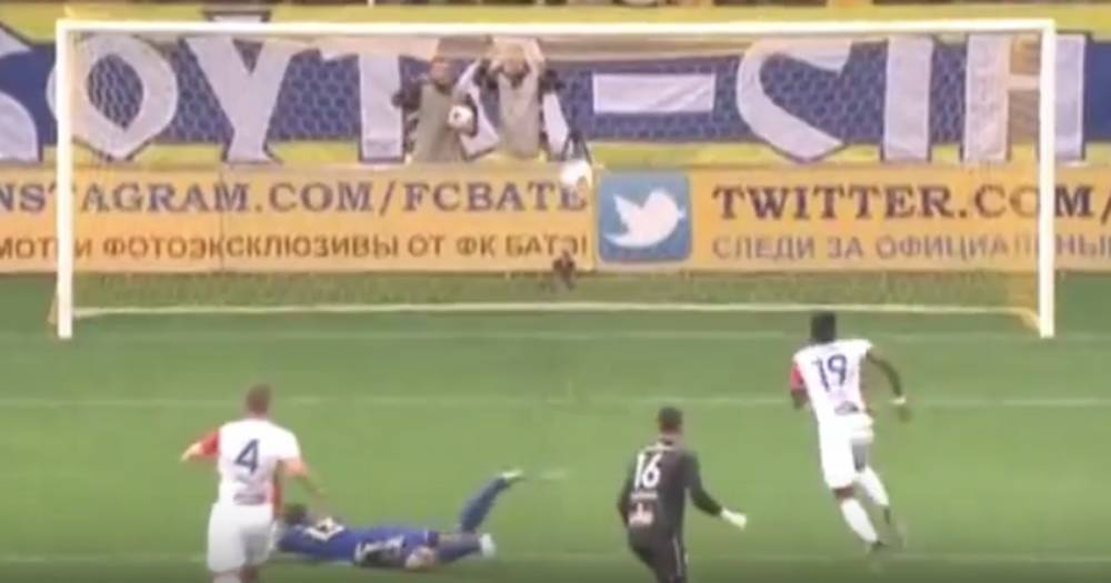 Футболист БАТЭ забил головой с 25 метров в матче Лиги чемпионов — видео