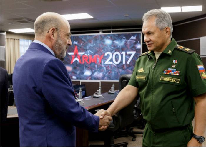 Министр обороны России провел встречу с с главой военного ведомства Ливана