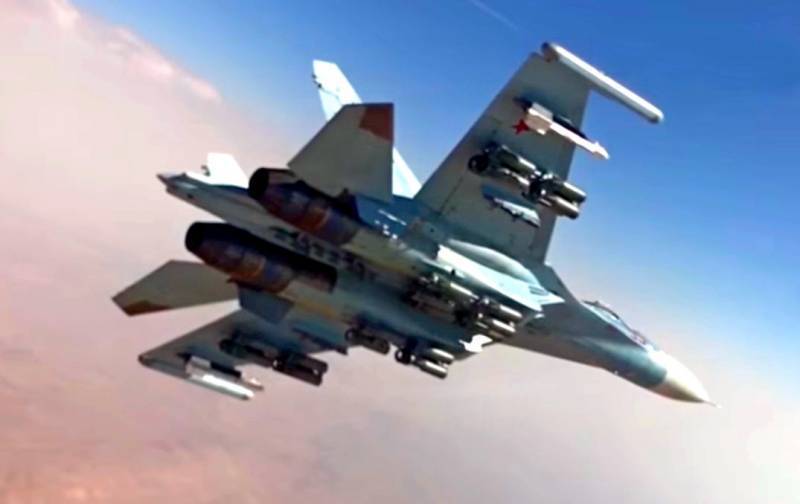 Су-35 в роли бомбардировщика: уникальные кадры из Сирии