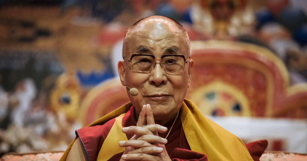 Далай-лама призвал людей к развитию осознанности и мира