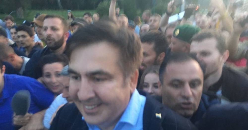 И снова здравствуйте! Саакашвили прорвался через пограничников на Украину