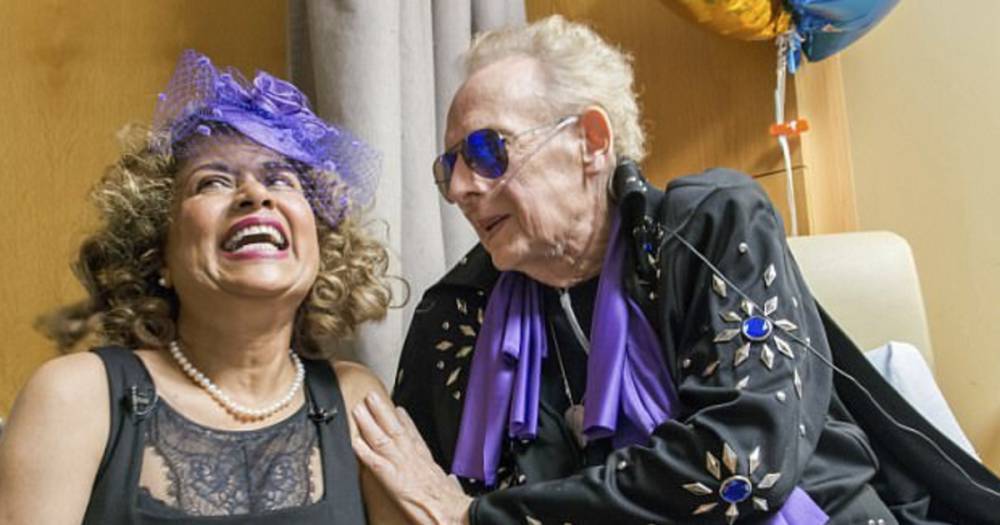 Пара поженилась в госпитале после 50 лет разлуки