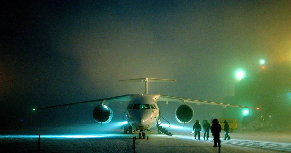 Аэропорт Якутска эвакуировали пассажиров после анонимного звонка о минировании