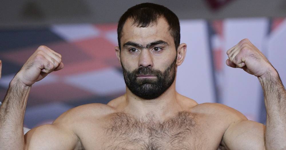 Олимпийский чемпион по боксу Чахкиев завершил карьеру