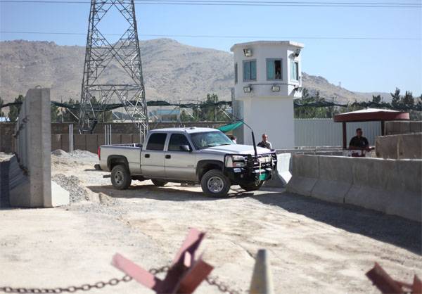 Аэропорт Кабула обстреляли незадолго до прилёта главы Пентагона и генсека НАТО - topwar.ru - США - Афганистан