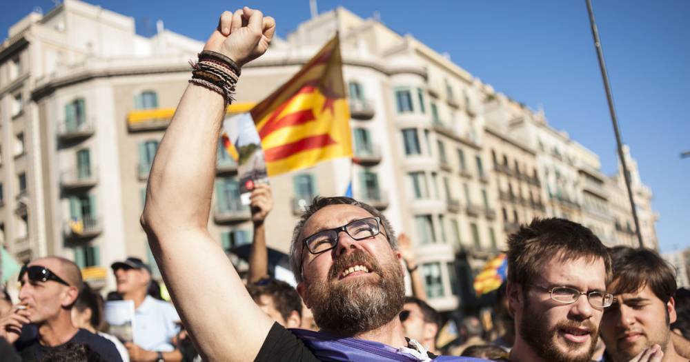 Основатель WikiLeaks назвал референдум в Каталонии "первой интернет-войной"