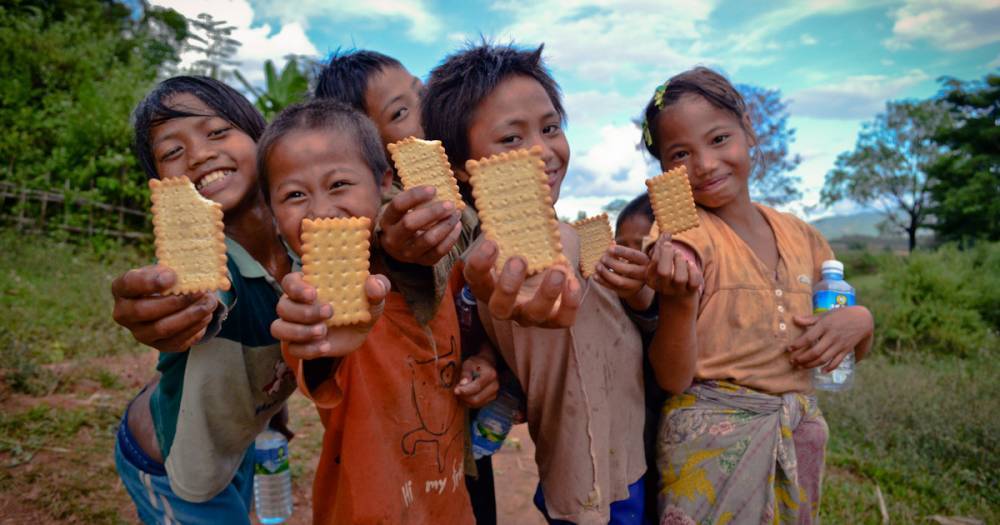 Мьянма заняла первое место в рейтинге мировой благотворительности