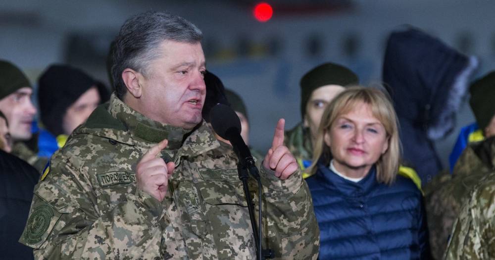 Порошенко заявил о надежде на получение летального оружия от США в этом году