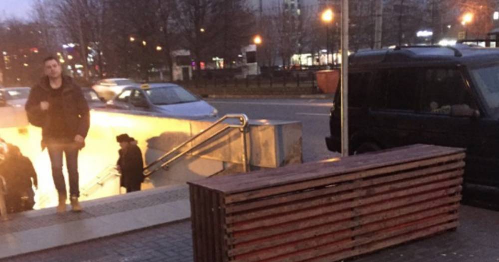 В Москве убирают бетонные блоки, установленные у подземных переходов