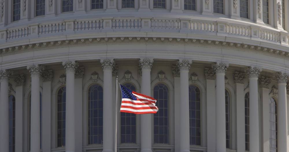 Конгресс США проголосовал за продление работы правительства до 8 февраля