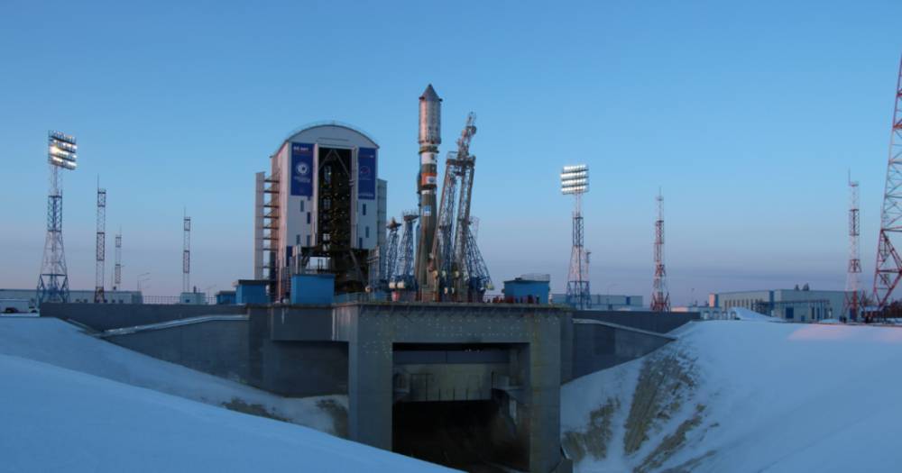 Ракету "Союз-2.1а" установили на стартовую систему на космодроме Восточный