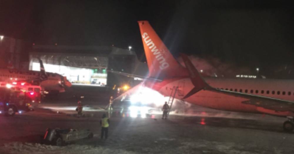 В международном аэропорту Торонто столкнулись два самолёта
