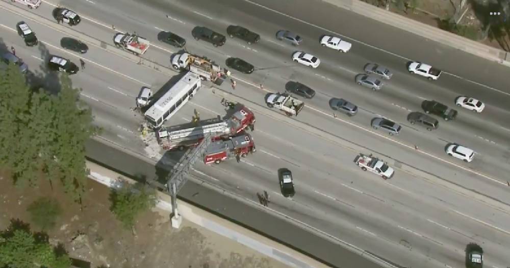 В ДТП с автобусом в Калифорнии пострадало 40 человек