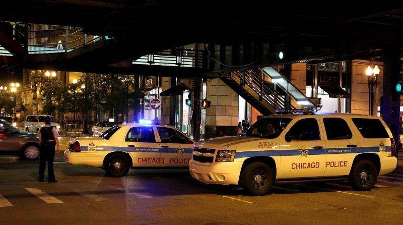 Чикагский офицер выстрелил в безоружного подростка с ограниченными возможностями (видео)