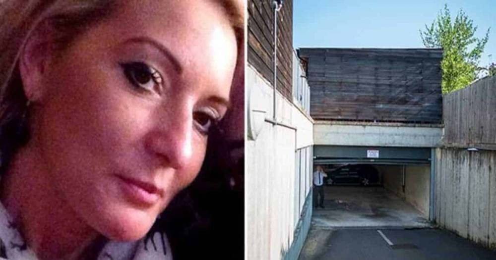 Шутка 40-летней соцработницы обернулась тем, что ее раздавило воротами гаража