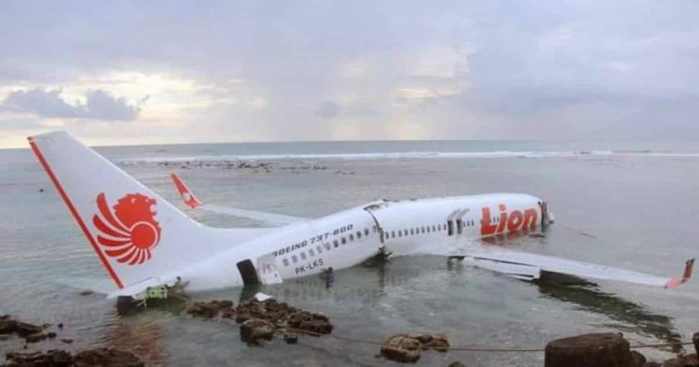 Самолет со 189 пассажирами упал в море у берегов Индонезии, предполагается, что погибли все