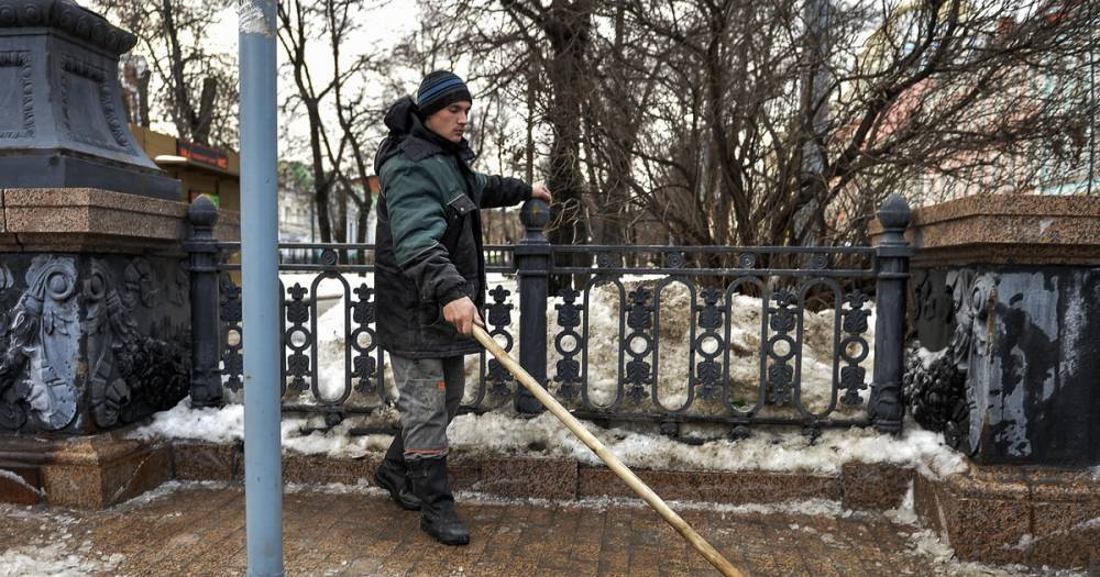 В Москве начали противогололёдную обработку дорог из-за ухудшения погоды