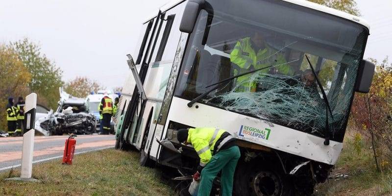 Школьный автобус попал в аварию: травмированы водитель и несколько учеников