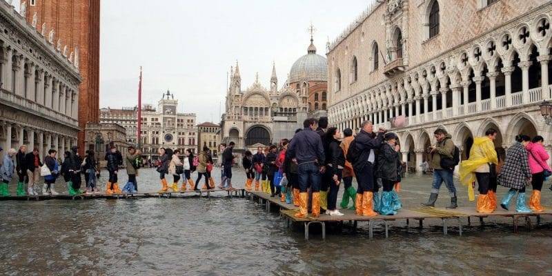 Появились первые жертвы потопов в Италии