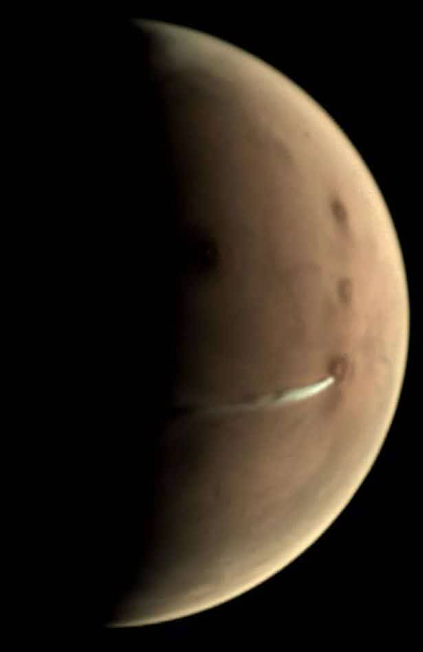 Ученые обнаружили таинственный дым на Марсе
