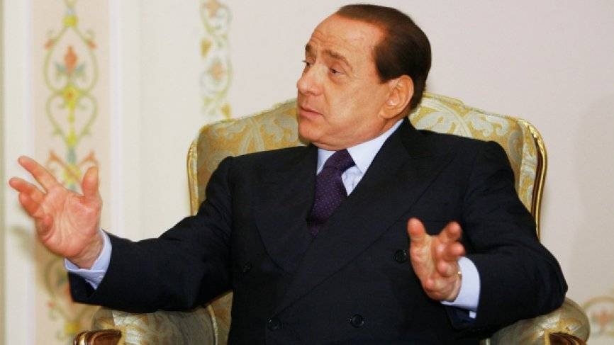 Прибывший на день рождения Путина Берлускони узнал, какого цвета Черное море
