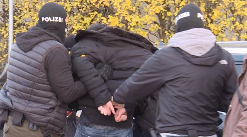 Полиция задержала преступников при выгрузке тонны кокаина