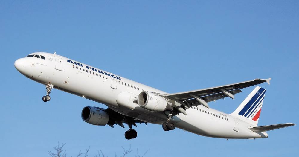 Застрявшие в Иркутске после поломки Boeing-777 вернулись в Париж