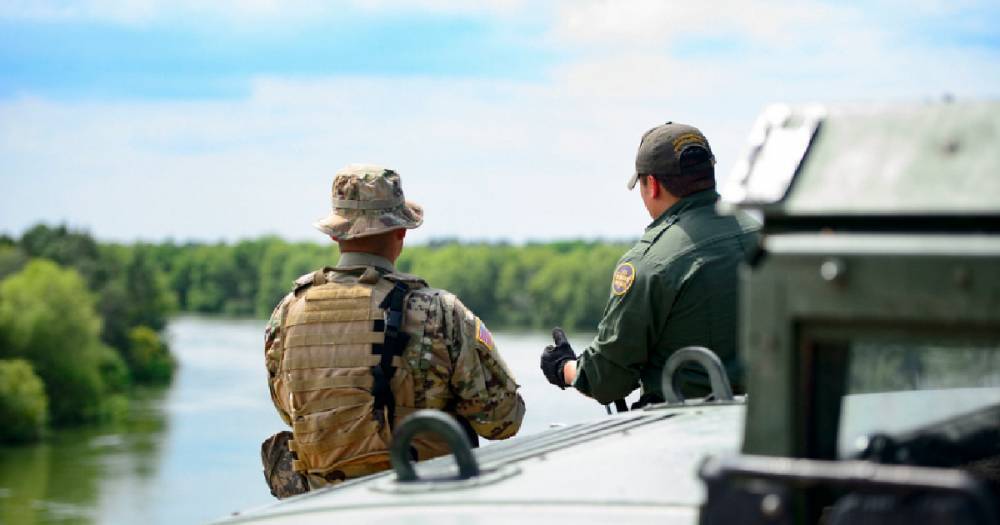 Трамп: Войска останутся на границе до тех пор, пока это необходимо