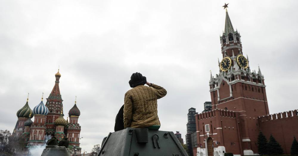 В Москве 7 ноября перекроют проезд по Ильинке и закроют Мавзолей из-за парада